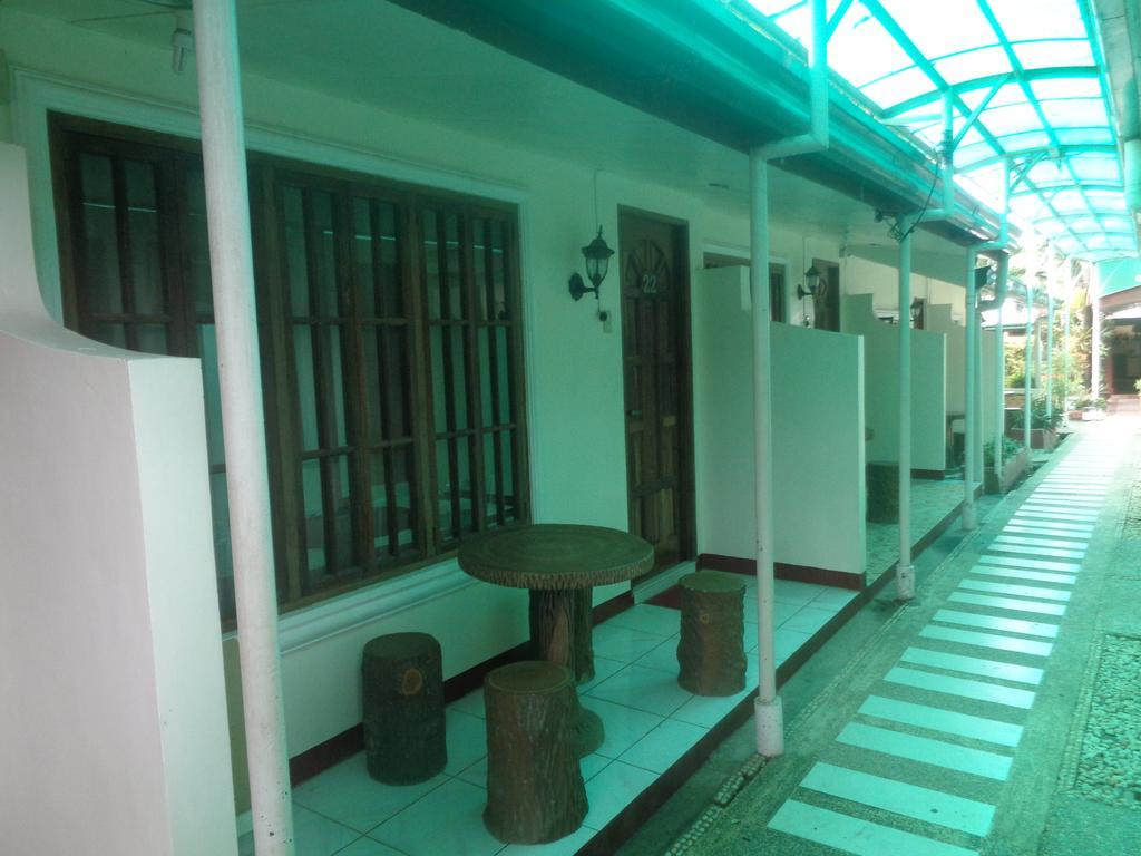 D'Lucky Garden Inn & Suites Tiniguiban Exterior foto
