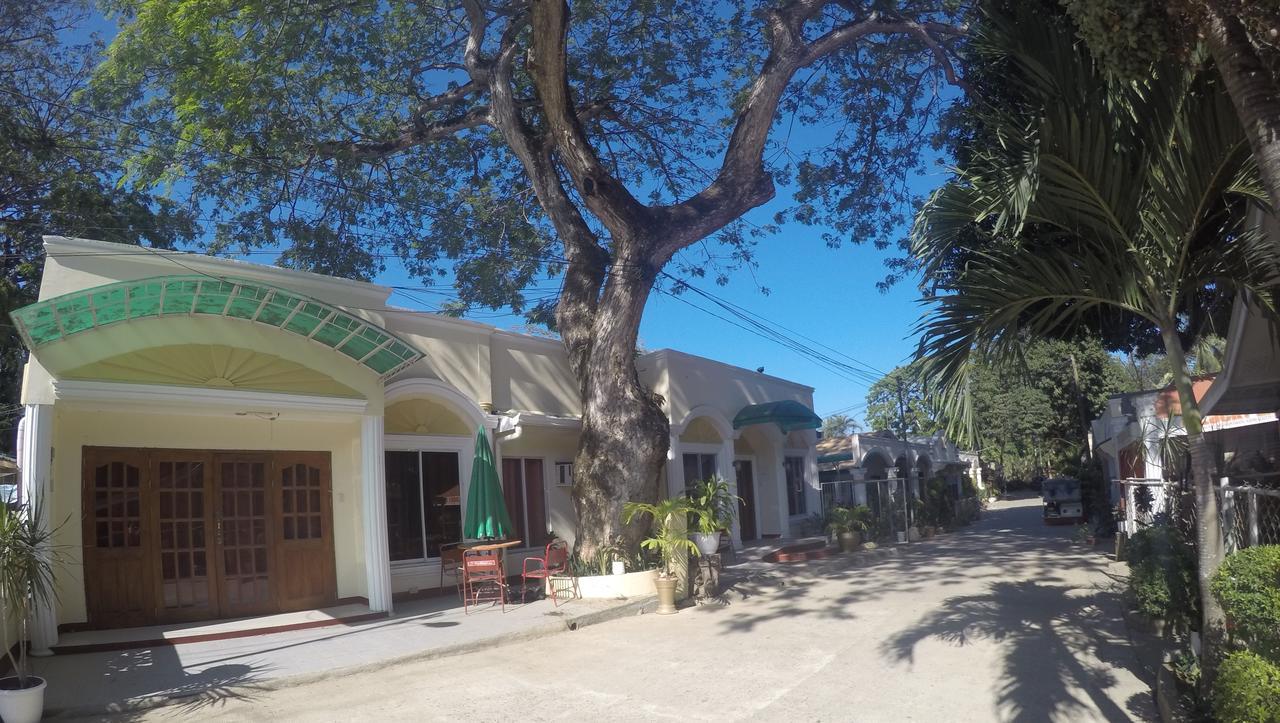 D'Lucky Garden Inn & Suites Tiniguiban Exterior foto