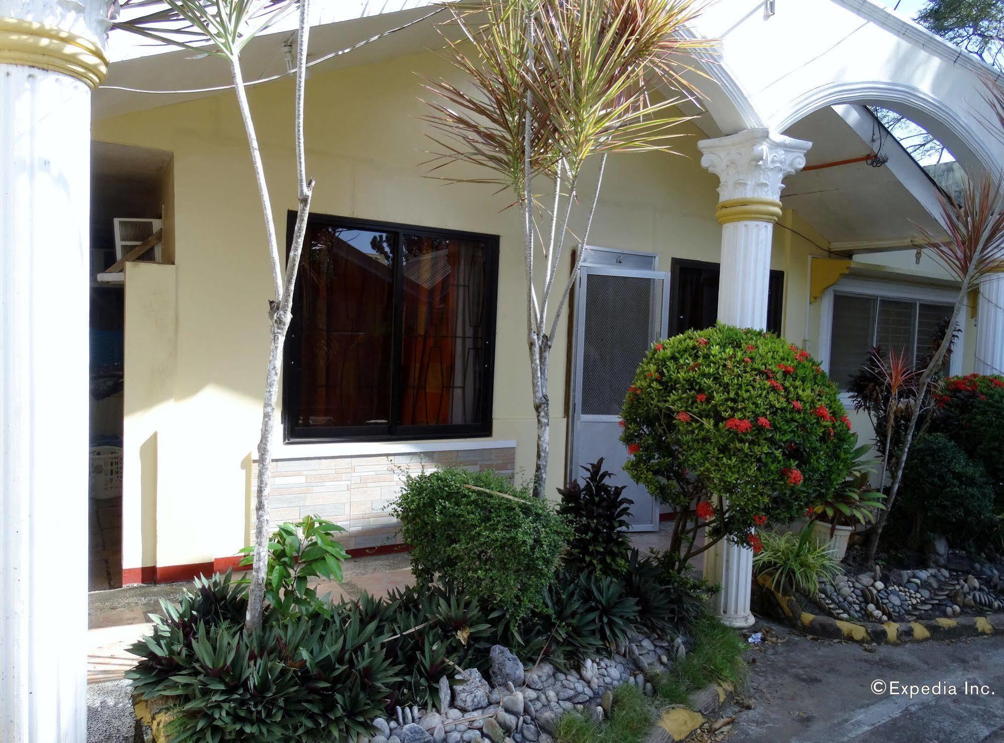 D'Lucky Garden Inn & Suites Tiniguiban Exterior foto