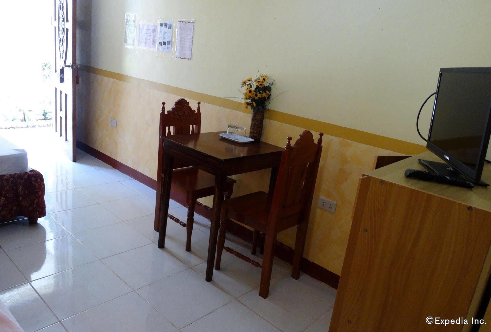 D'Lucky Garden Inn & Suites Tiniguiban Exterior foto