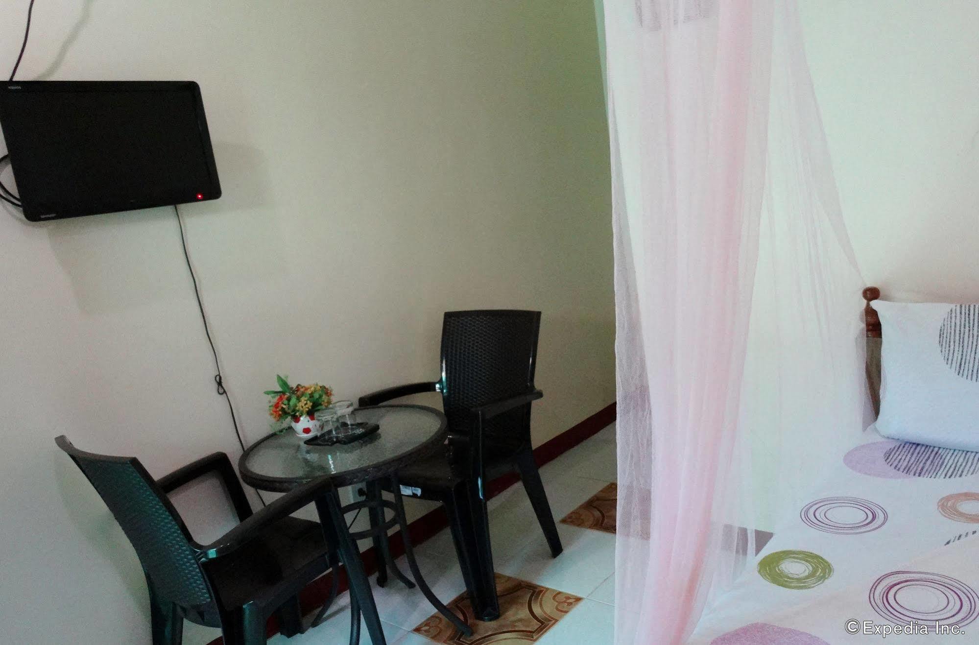D'Lucky Garden Inn & Suites Tiniguiban Exterior foto