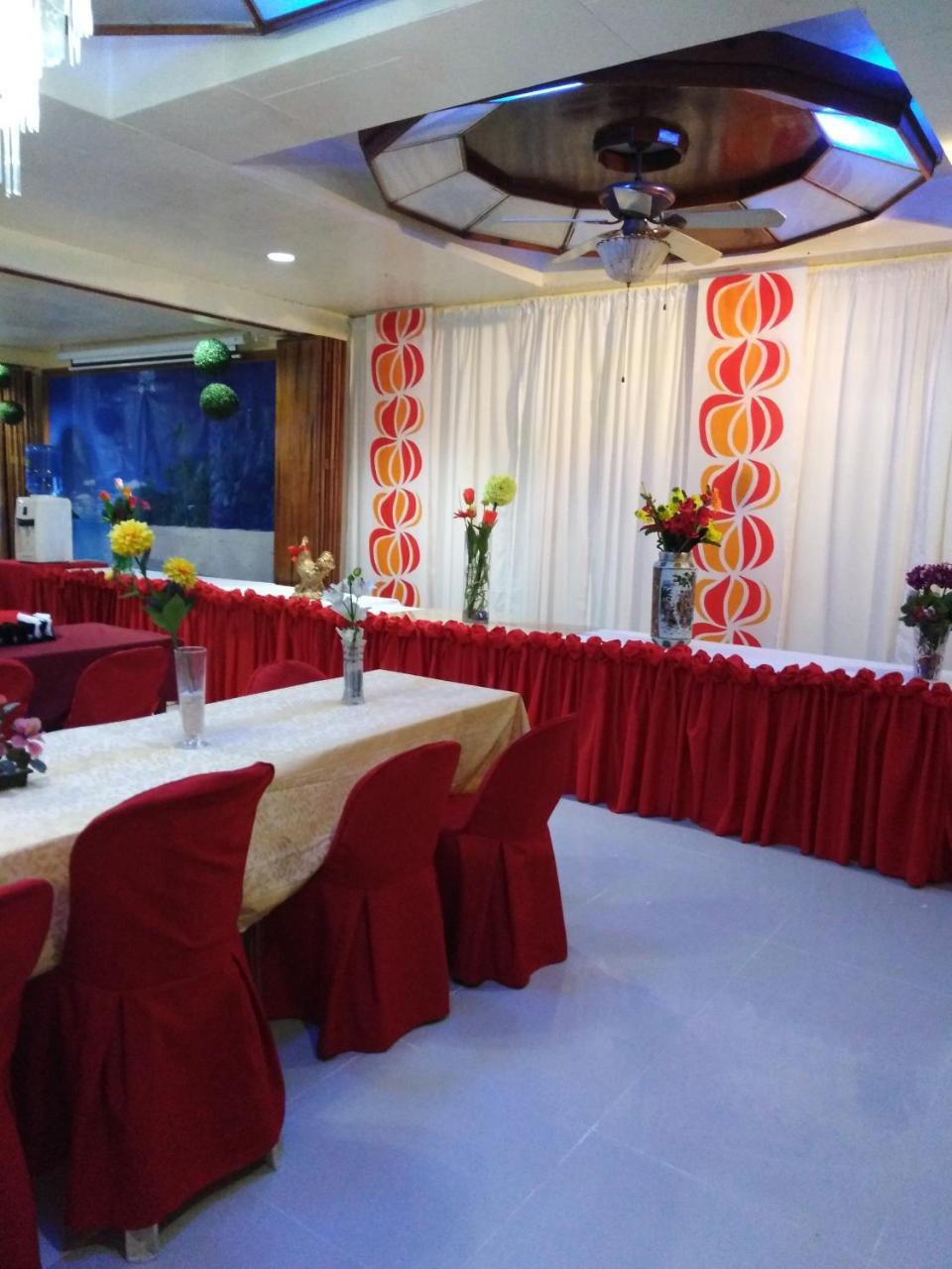 D'Lucky Garden Inn & Suites Tiniguiban Exterior foto