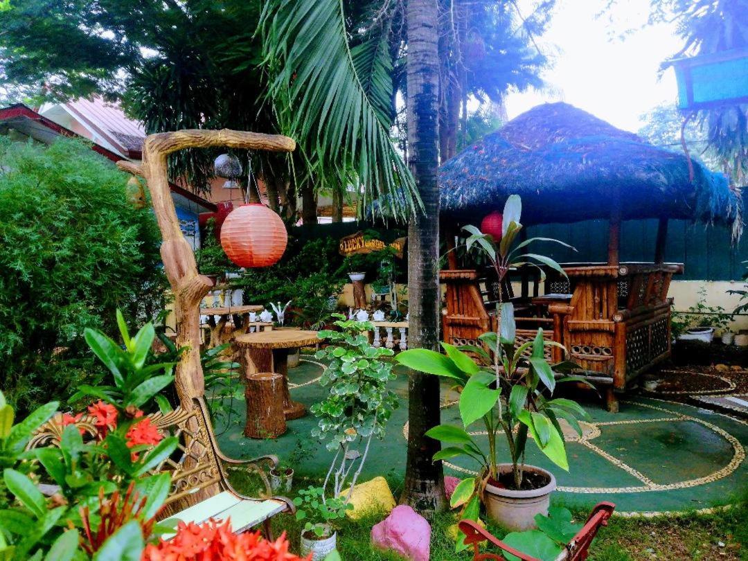 D'Lucky Garden Inn & Suites Tiniguiban Exterior foto